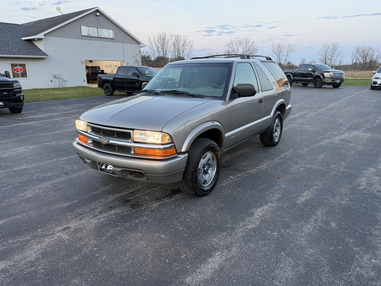 Chevrolet Blazer 2dr 4WD LS 2002