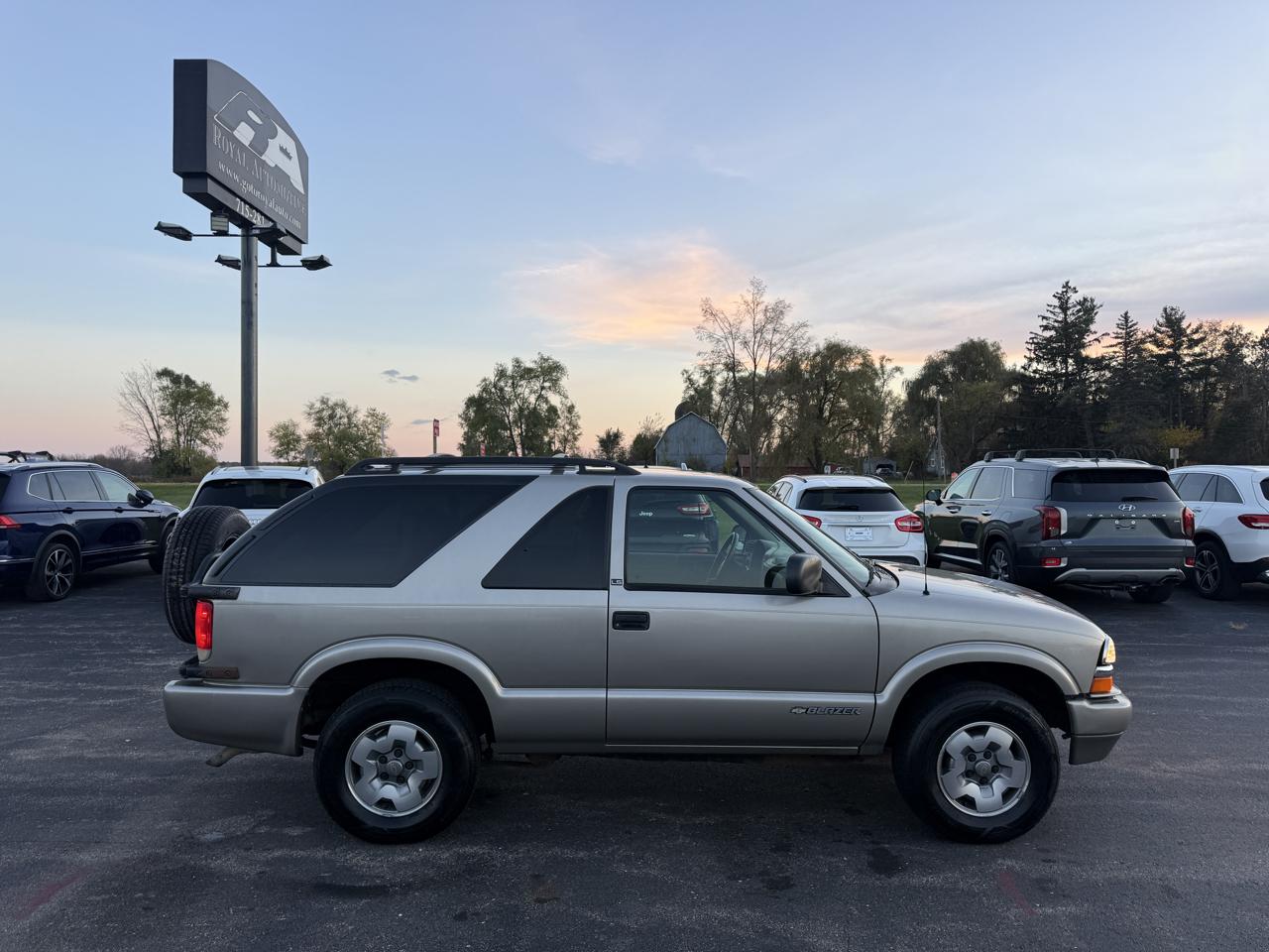 Chevrolet Blazer 2dr 4WD LS 2002