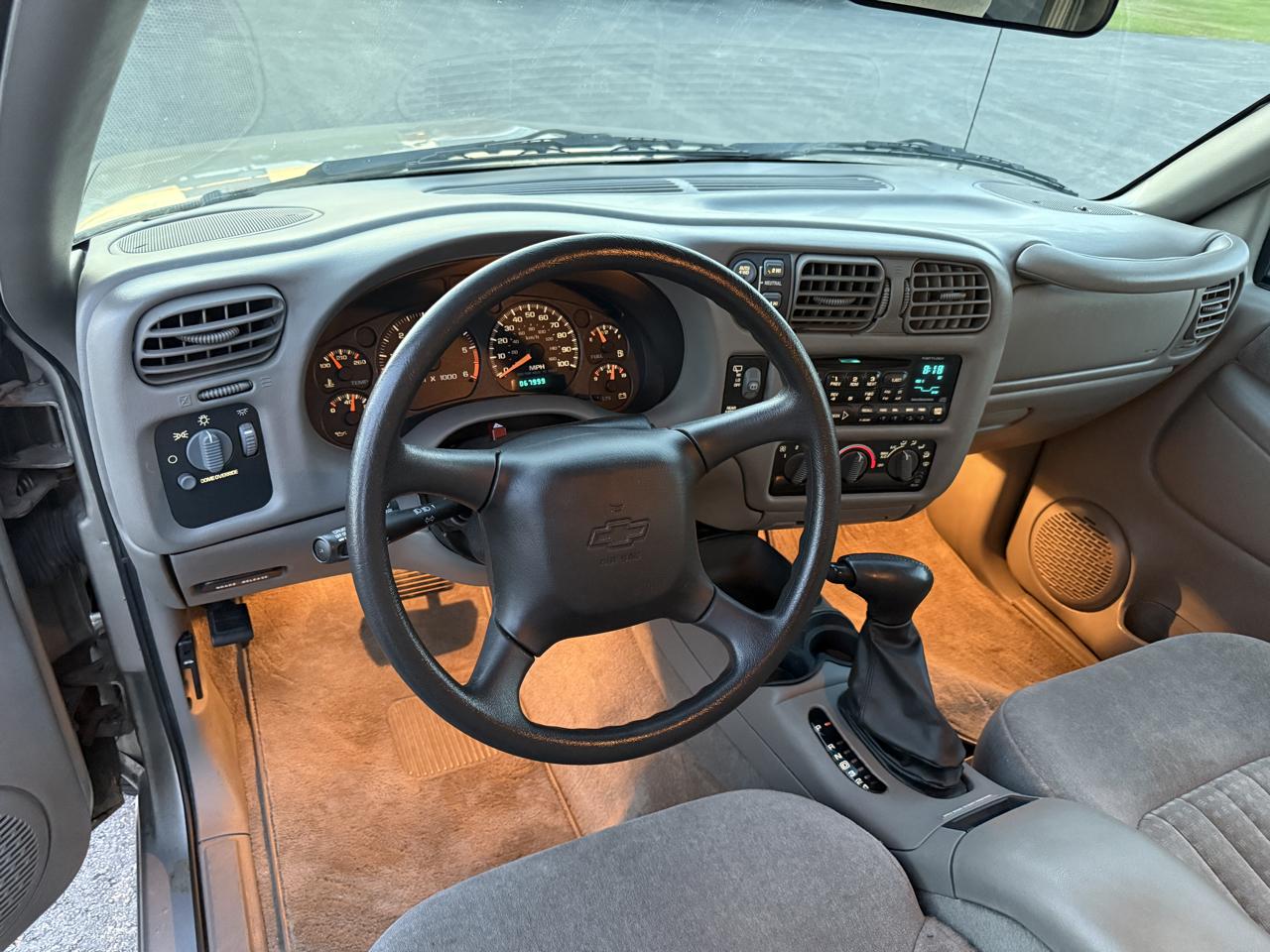 Chevrolet Blazer 2dr 4WD LS 2002