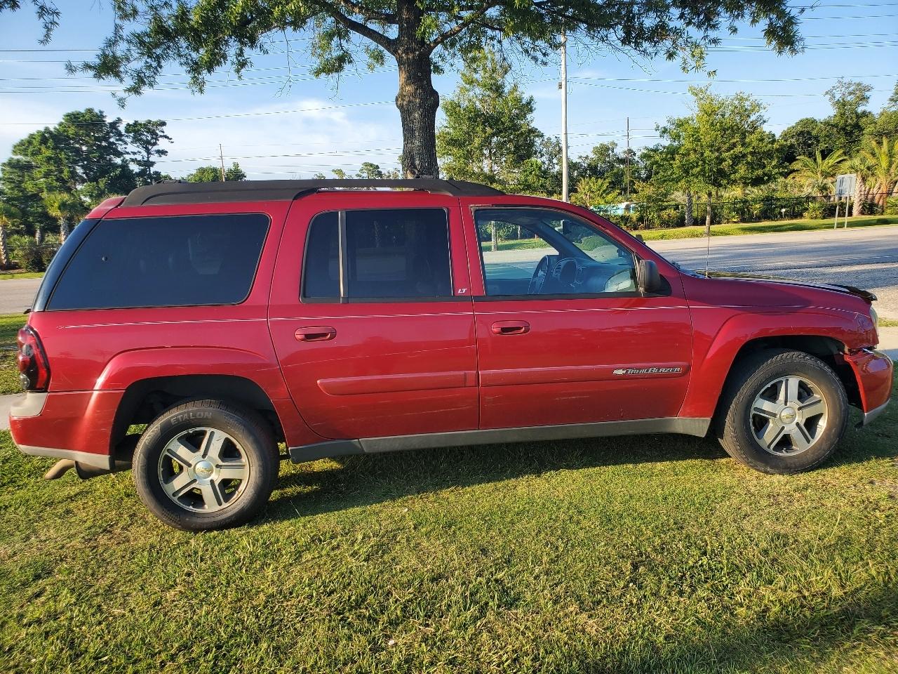 2004 trailblazer red
