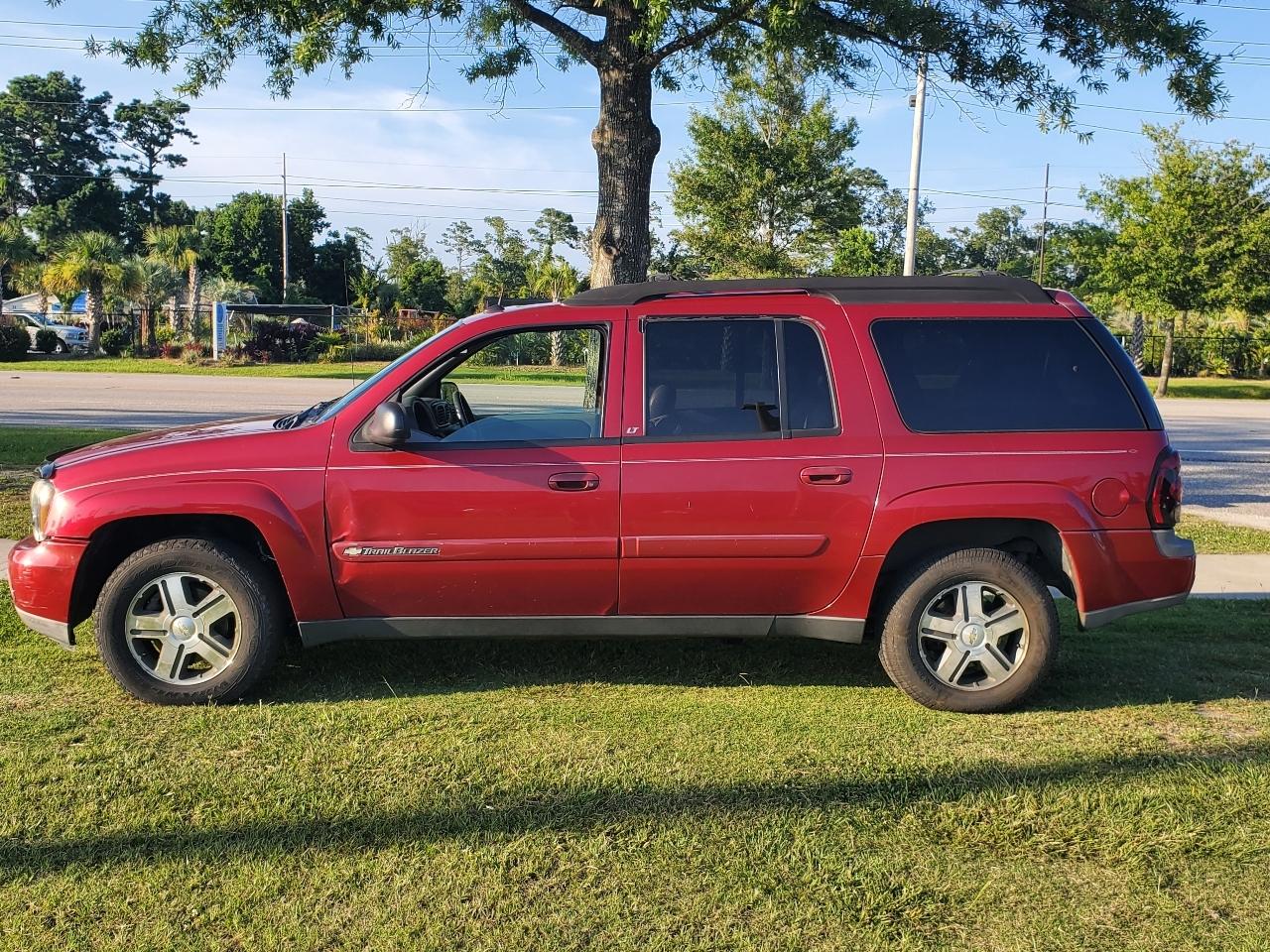 2004 trailblazer red