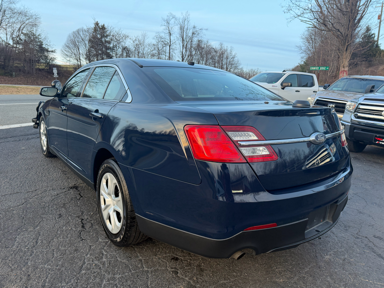 2017 Ford Taurus photo 3