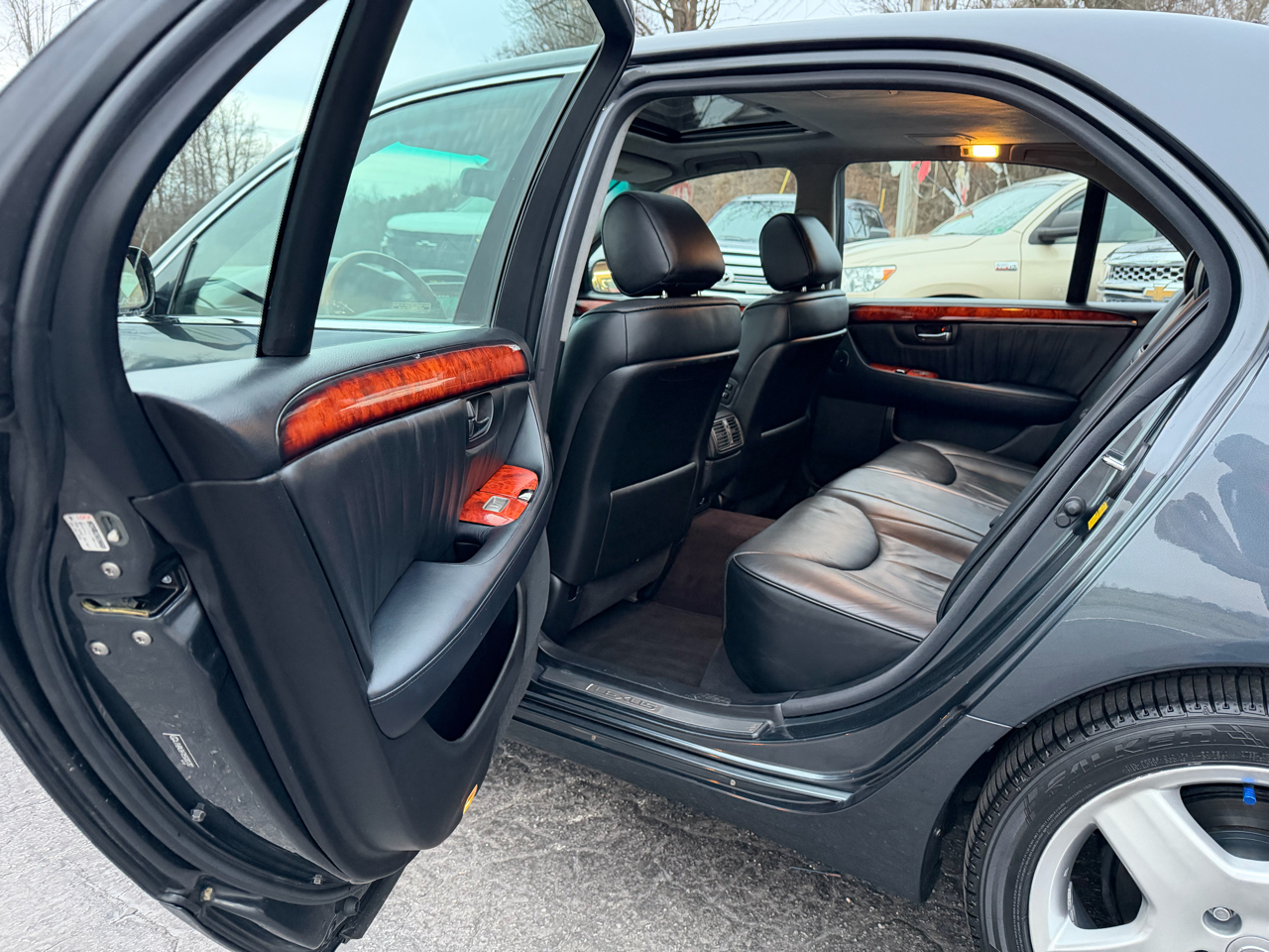 Lexus LS 430 4dr Sdn 2005