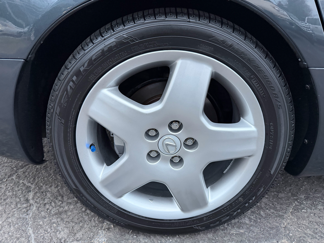 Lexus LS 430 4dr Sdn 2005