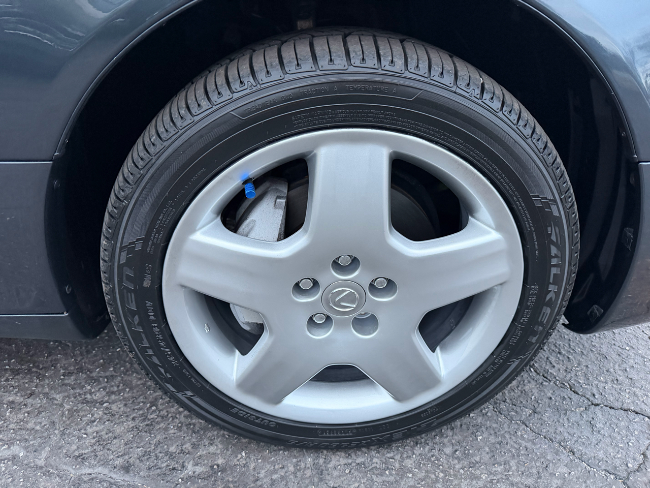 Lexus LS 430 4dr Sdn 2005