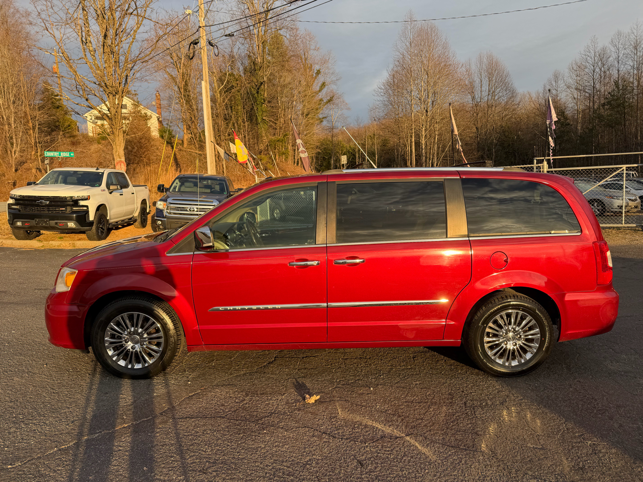 Chrysler Town & Country Limited Platinum 2011