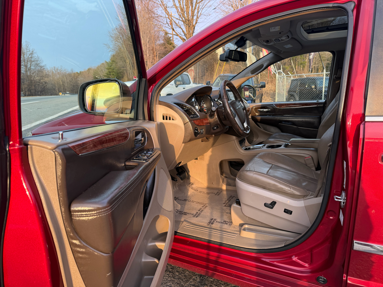 Chrysler Town & Country Limited Platinum 2011