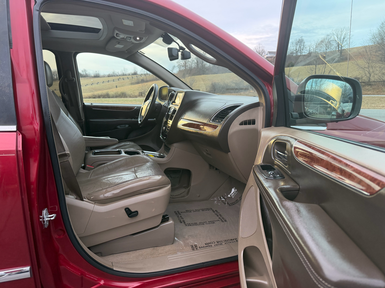 Chrysler Town & Country Limited Platinum 2011