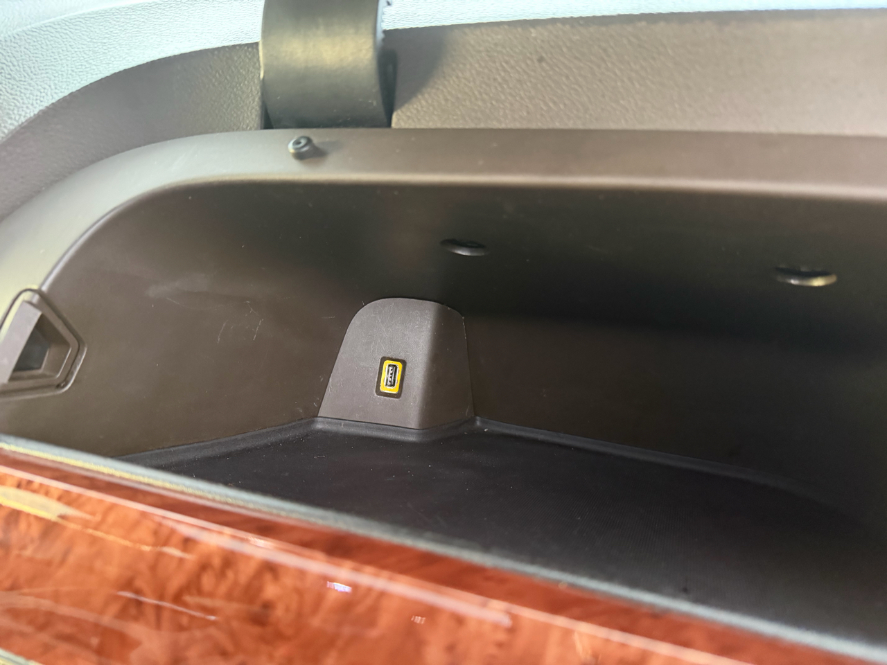 Chrysler Town & Country Limited Platinum 2011