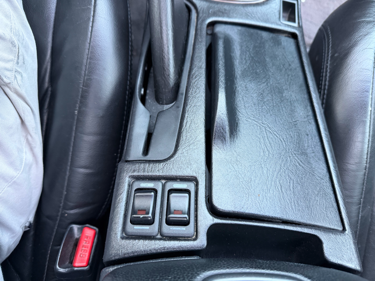 Nissan Maxima GLE 2000