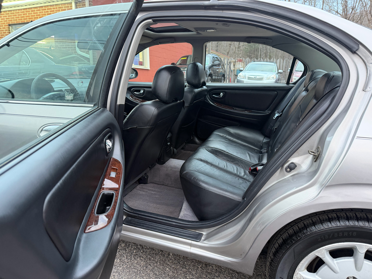 Nissan Maxima GLE 2000