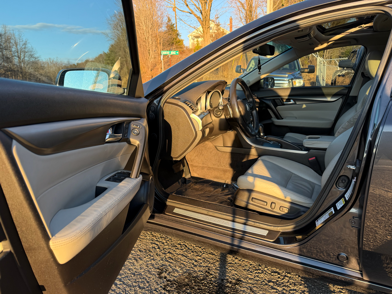 Acura TL 4dr Sdn Auto SH-AWD Tech 2012
