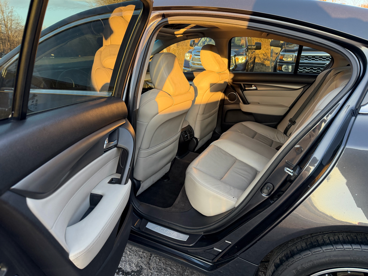 Acura TL 4dr Sdn Auto SH-AWD Tech 2012