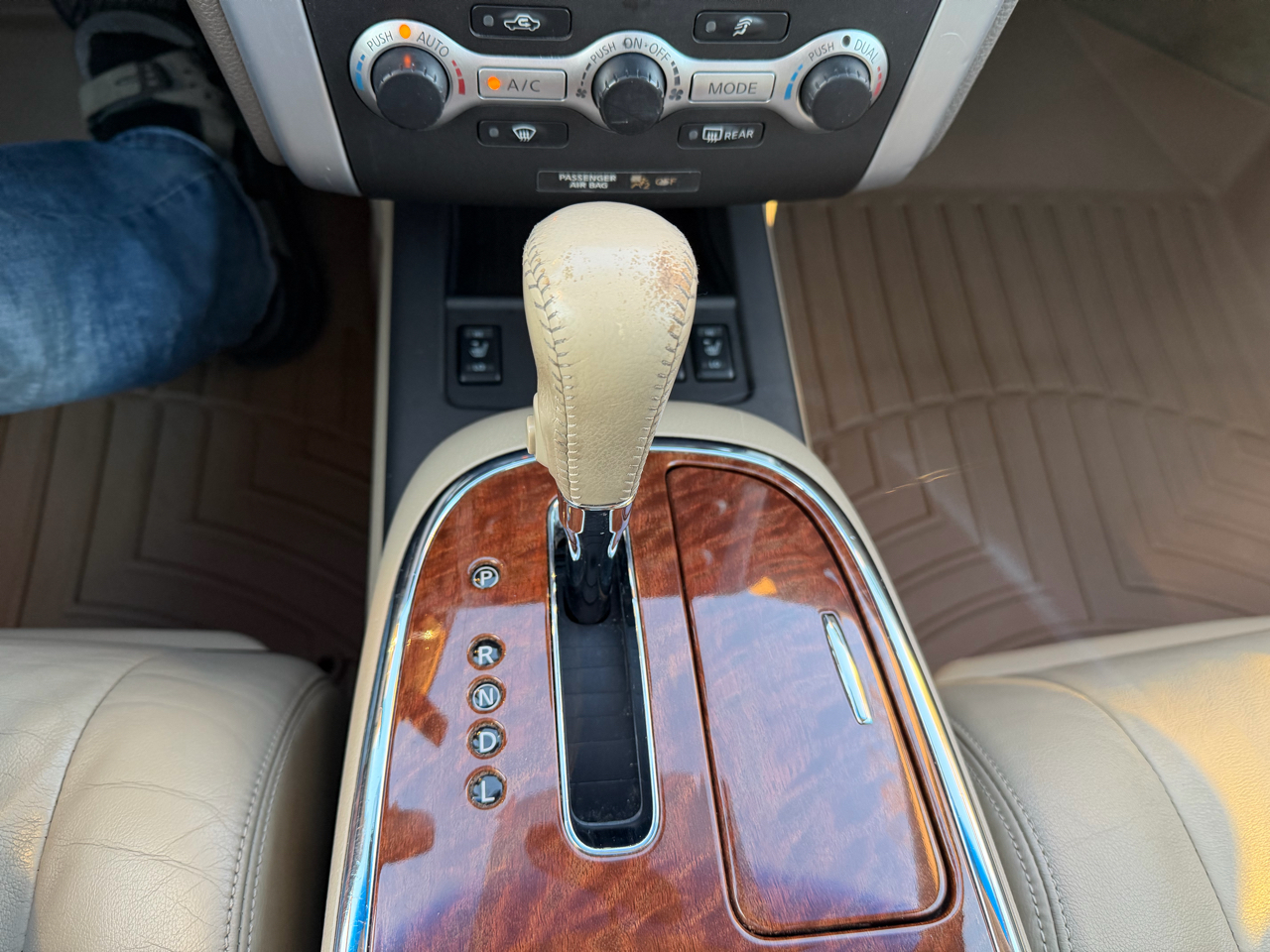 Nissan Murano LE AWD 2010