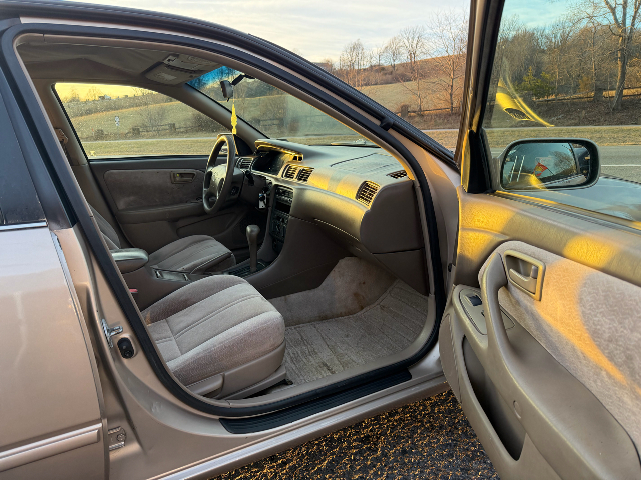 Toyota Camry LE 1997