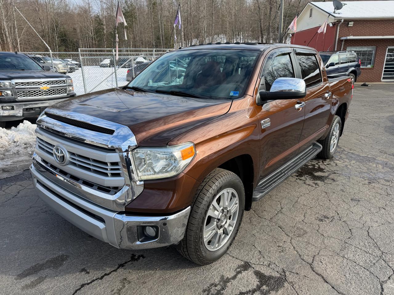 Toyota Tundra 4WD Truck CrewMax 5.7L FFV V8 6-Spd AT 1794 (Natl) 2014