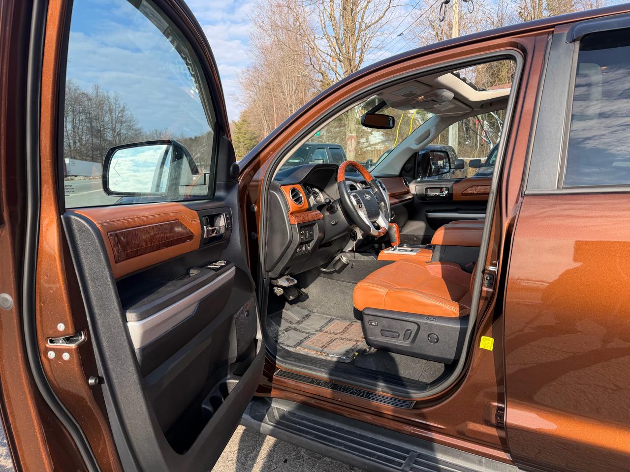 Toyota Tundra 4WD Truck CrewMax 5.7L FFV V8 6-Spd AT 1794 (Natl) 2014