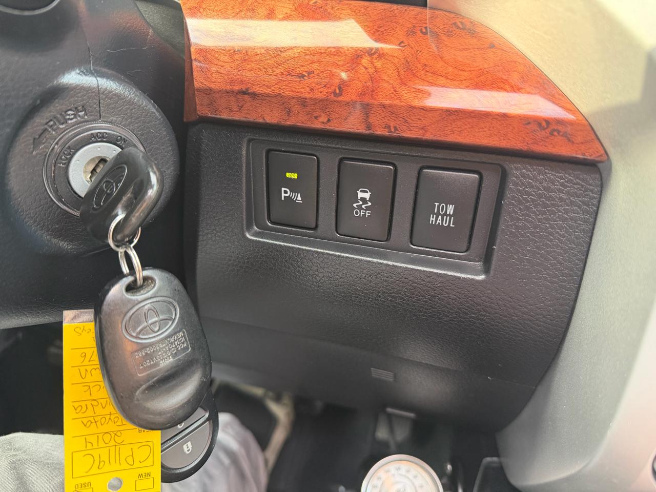 Toyota Tundra 4WD Truck CrewMax 5.7L FFV V8 6-Spd AT 1794 (Natl) 2014