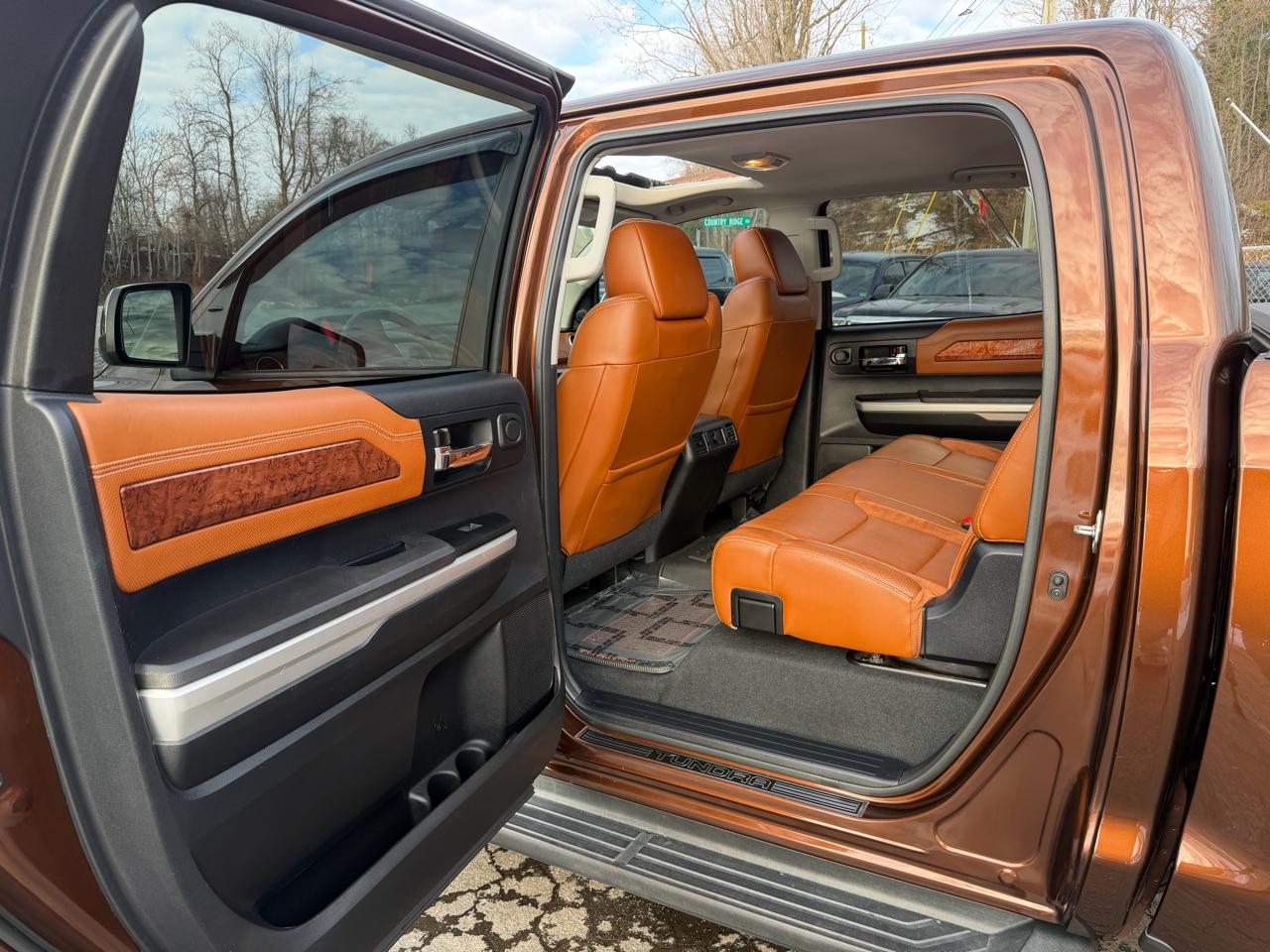 Toyota Tundra 4WD Truck CrewMax 5.7L FFV V8 6-Spd AT 1794 (Natl) 2014