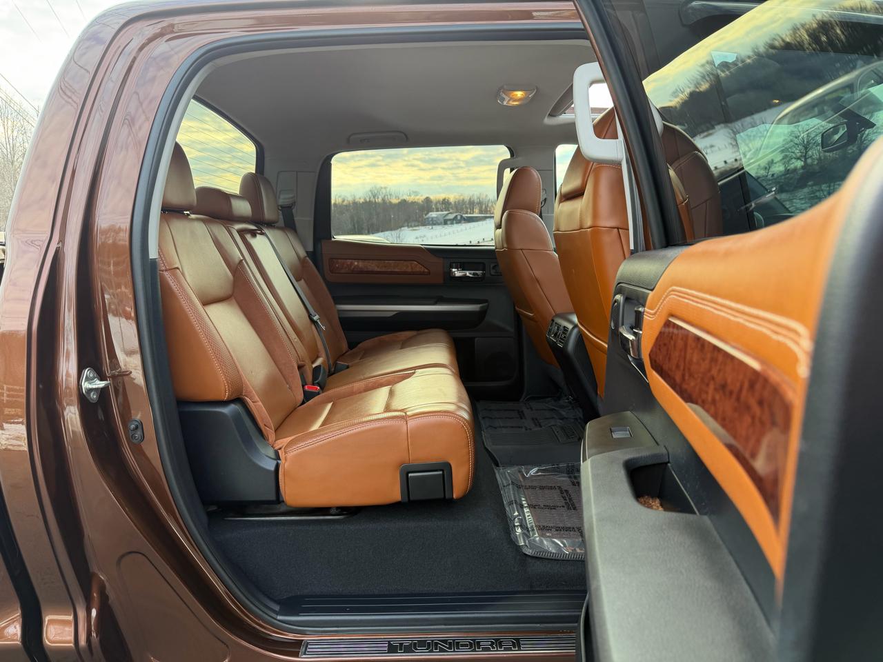 Toyota Tundra 4WD Truck CrewMax 5.7L FFV V8 6-Spd AT 1794 (Natl) 2014