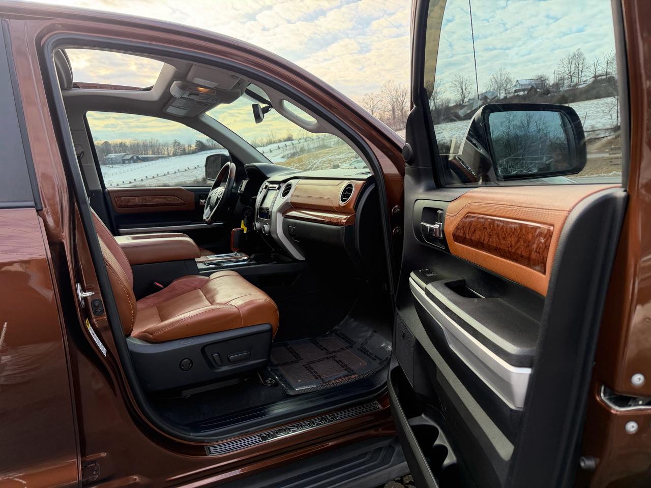 Toyota Tundra 4WD Truck CrewMax 5.7L FFV V8 6-Spd AT 1794 (Natl) 2014