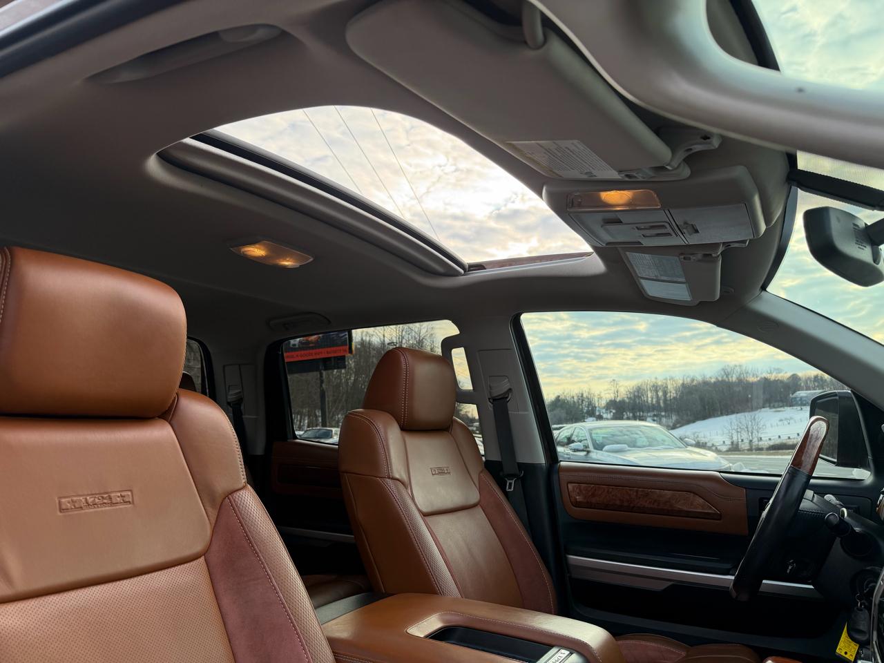 Toyota Tundra 4WD Truck CrewMax 5.7L FFV V8 6-Spd AT 1794 (Natl) 2014