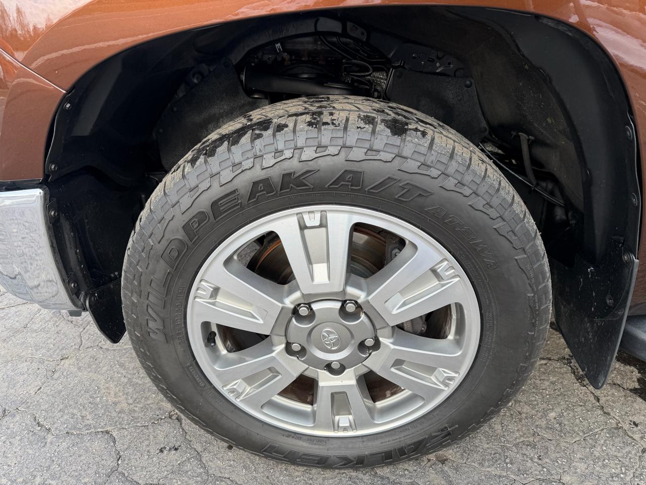 Toyota Tundra 4WD Truck CrewMax 5.7L FFV V8 6-Spd AT 1794 (Natl) 2014