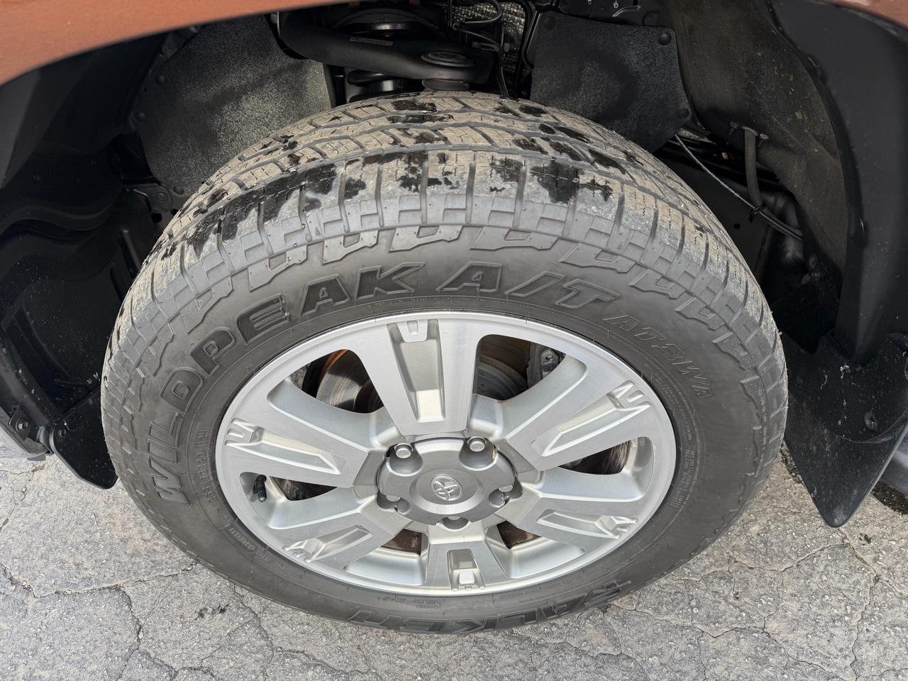 Toyota Tundra 4WD Truck CrewMax 5.7L FFV V8 6-Spd AT 1794 (Natl) 2014