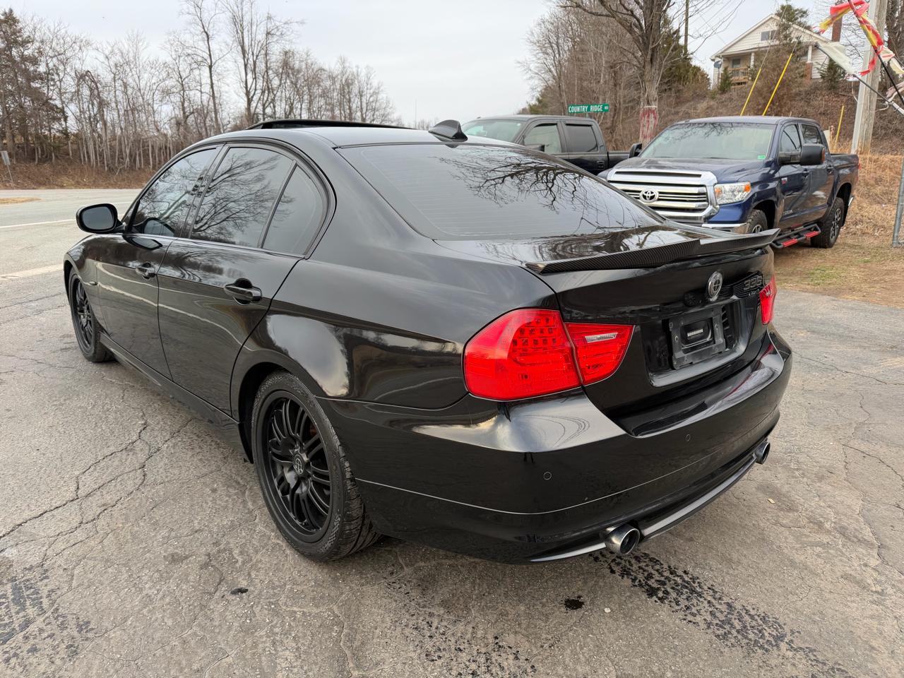 BMW 3 Series 4dr Sdn 335i RWD 2010