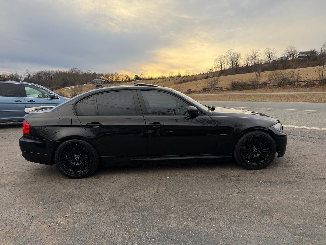 BMW 3 Series 4dr Sdn 335i RWD 2010