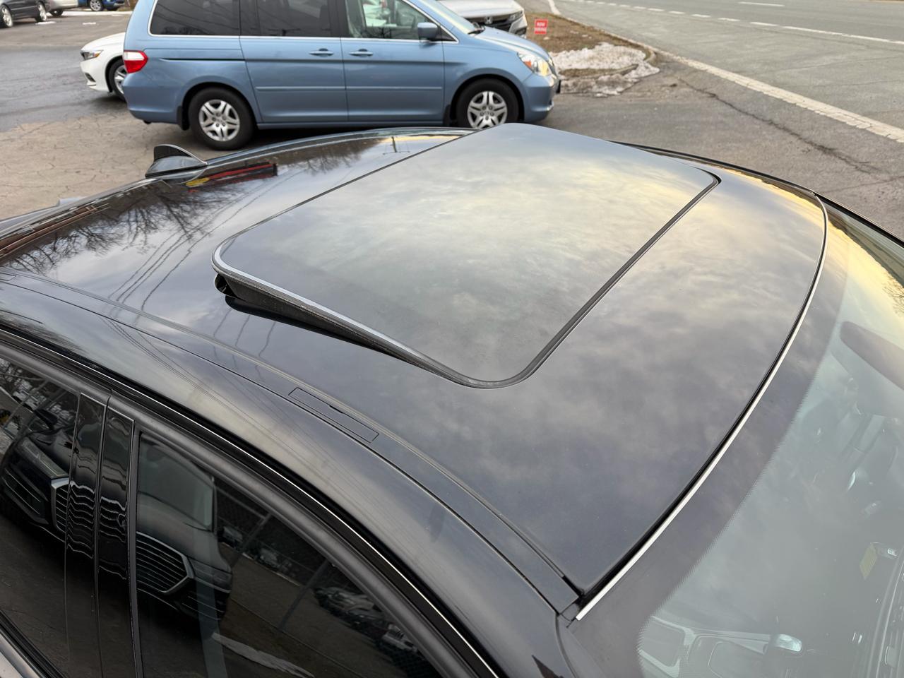 BMW 3 Series 4dr Sdn 335i RWD 2010