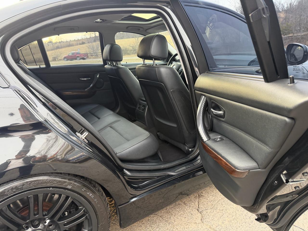 BMW 3 Series 4dr Sdn 335i RWD 2010