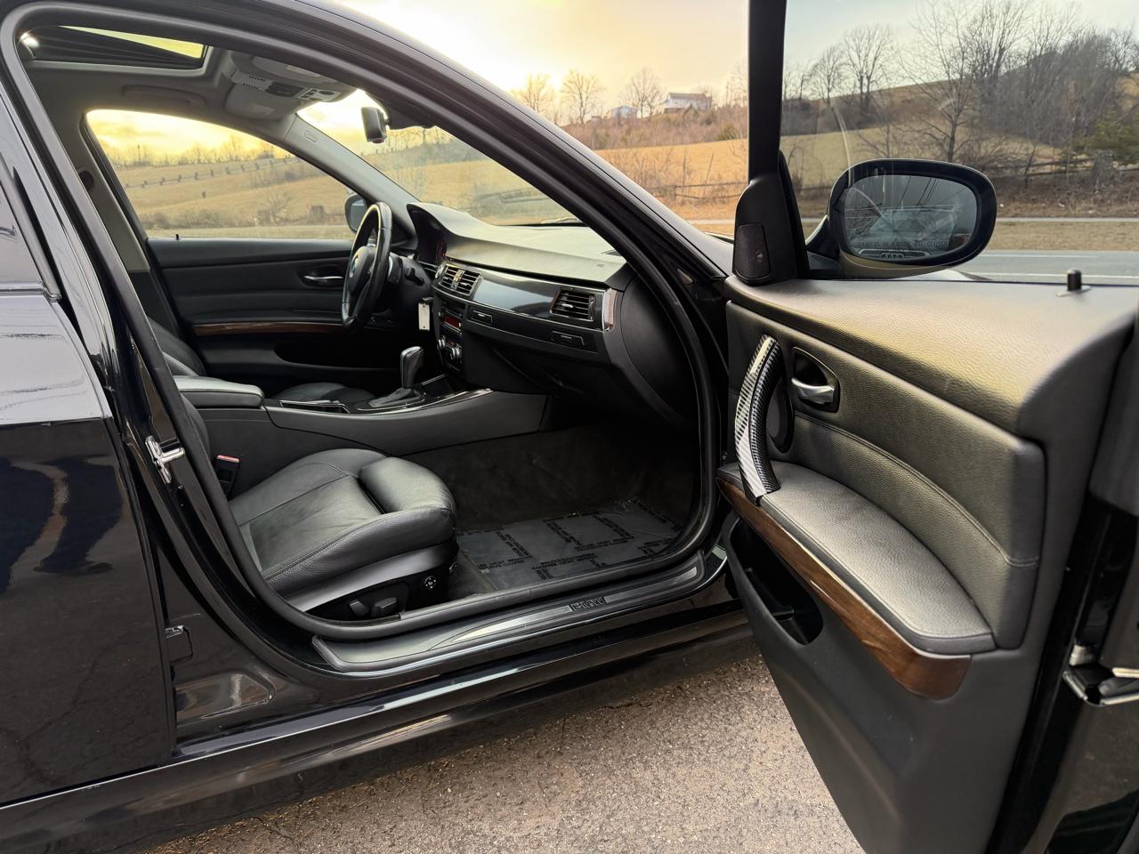 BMW 3 Series 4dr Sdn 335i RWD 2010