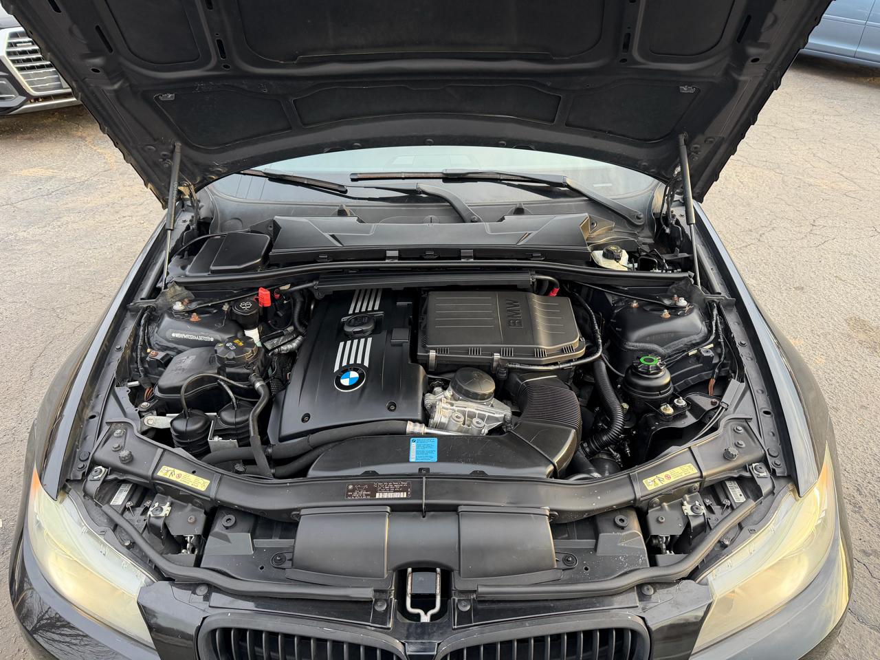 BMW 3 Series 4dr Sdn 335i RWD 2010