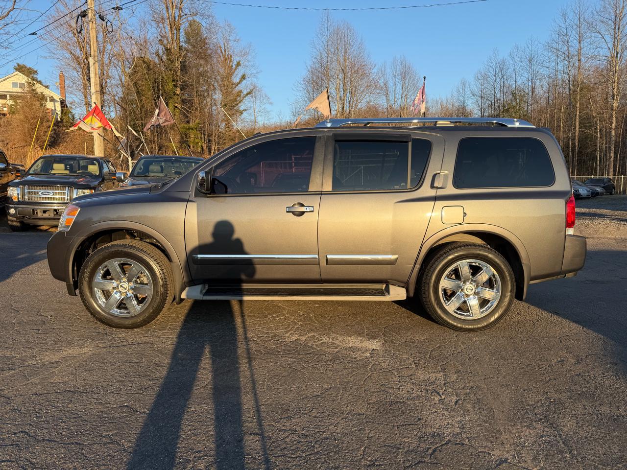 Nissan Armada Platinum 4WD 2012