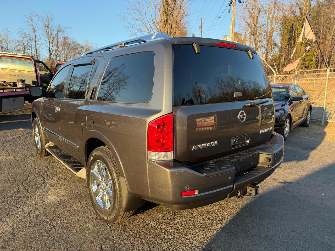 Nissan Armada Platinum 4WD 2012