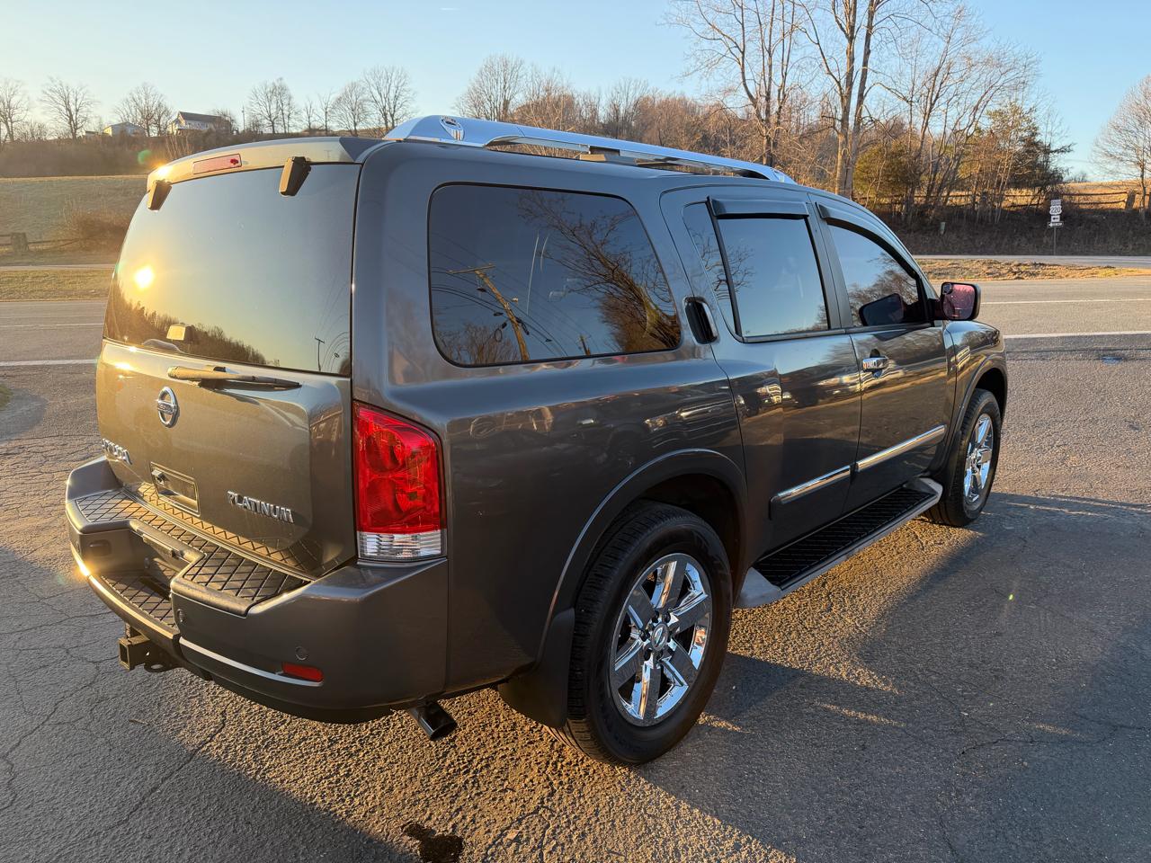 Nissan Armada Platinum 4WD 2012