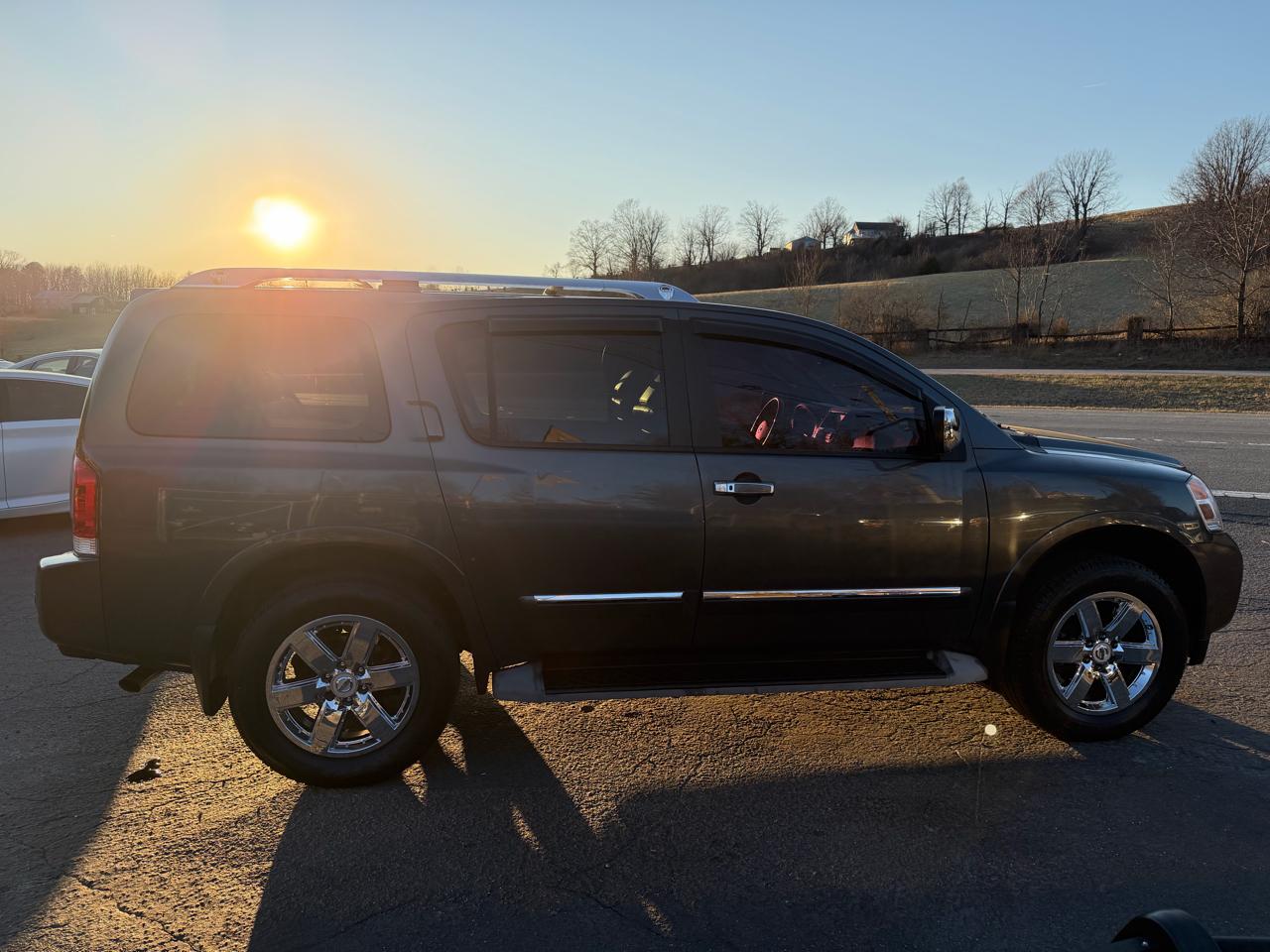 Nissan Armada Platinum 4WD 2012