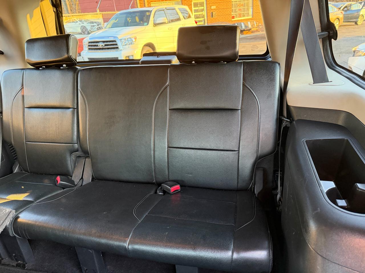 Nissan Armada Platinum 4WD 2012