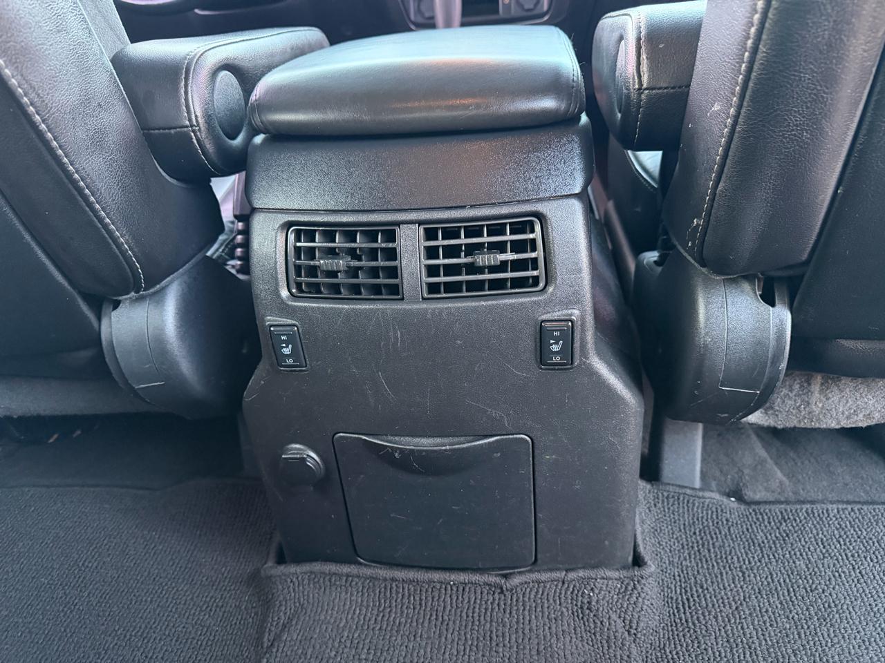 Nissan Armada Platinum 4WD 2012