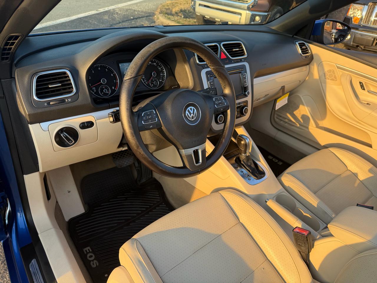 Volkswagen Eos 2dr Convertible DSG 2.0T 2012