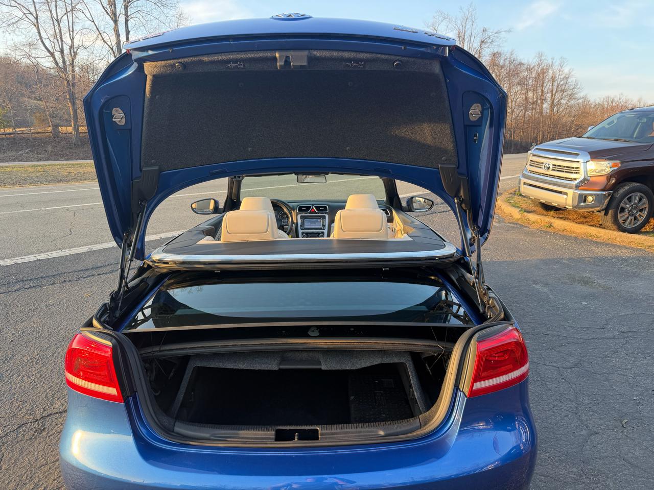 Volkswagen Eos 2dr Convertible DSG 2.0T 2012