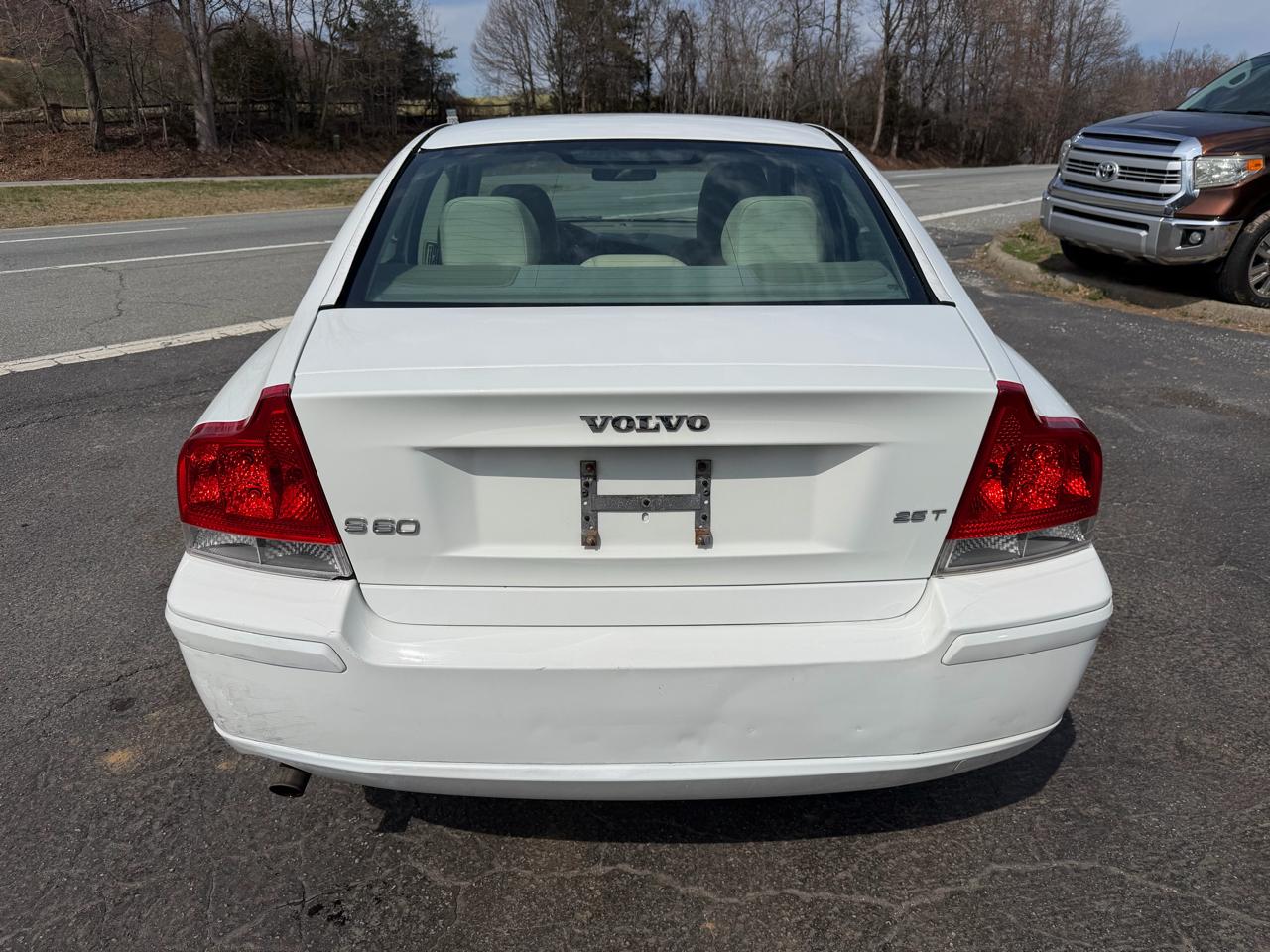 Volvo S60 4dr Sdn 2.5T FWD 2008