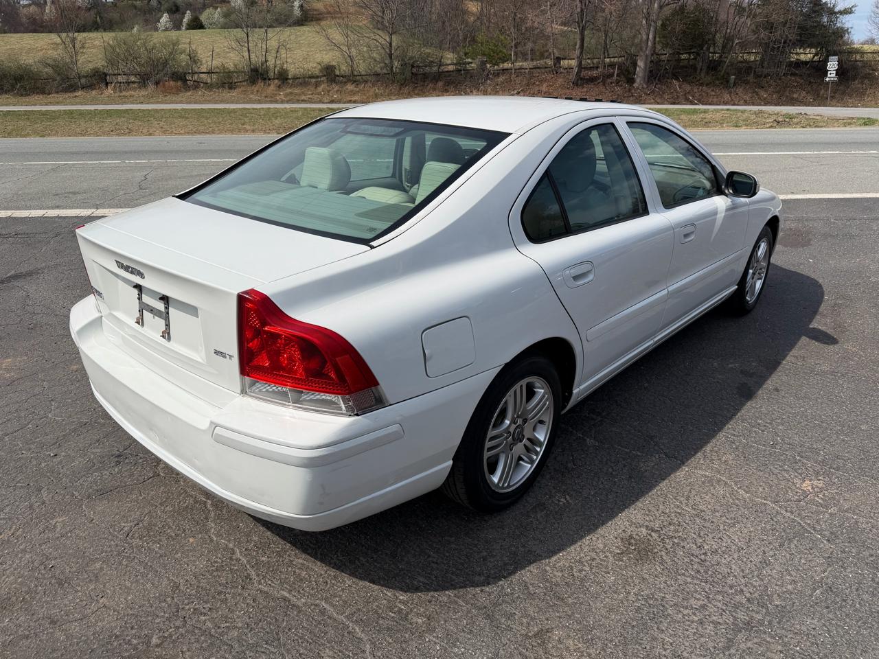 Volvo S60 4dr Sdn 2.5T FWD 2008