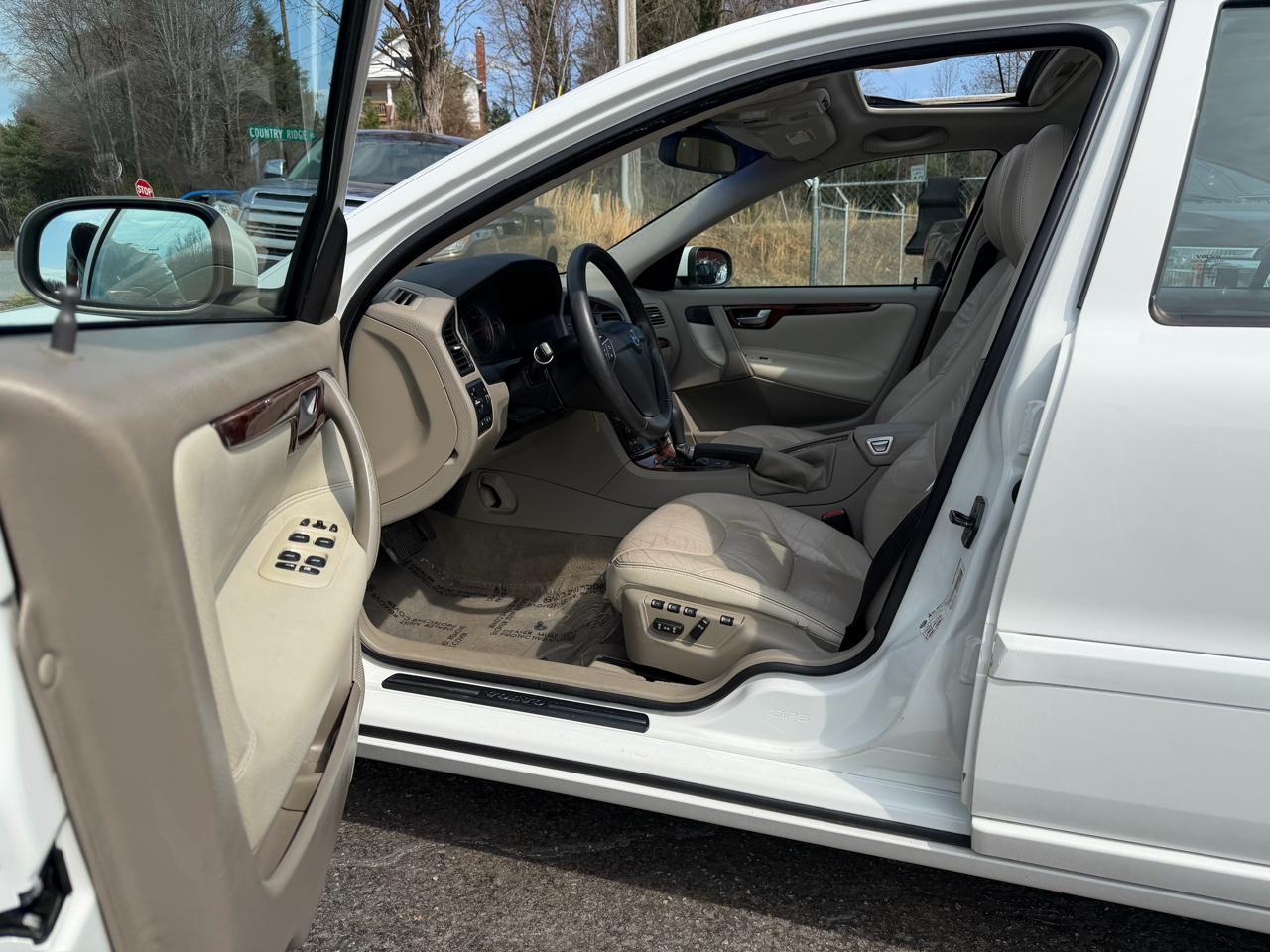 Volvo S60 4dr Sdn 2.5T FWD 2008