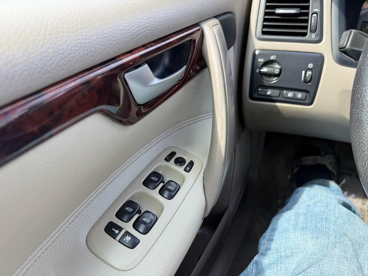 Volvo S60 4dr Sdn 2.5T FWD 2008