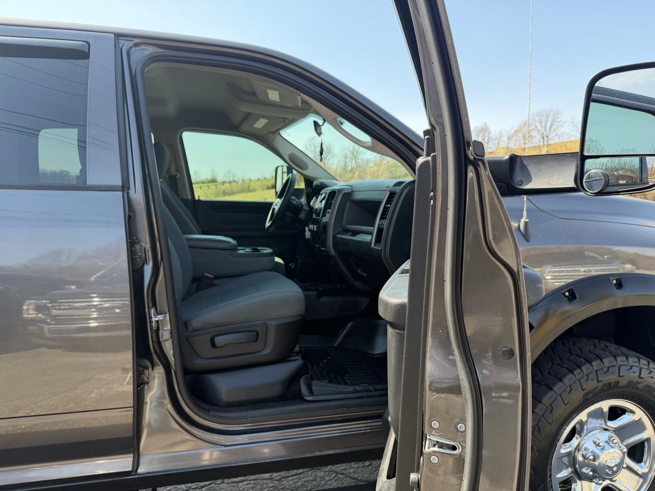 RAM 2500 Tradesman 4WD 2015