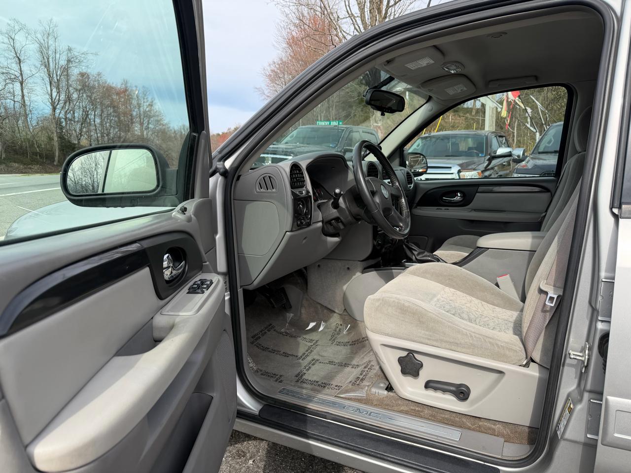 GMC Envoy 4dr 4WD SLE 2005