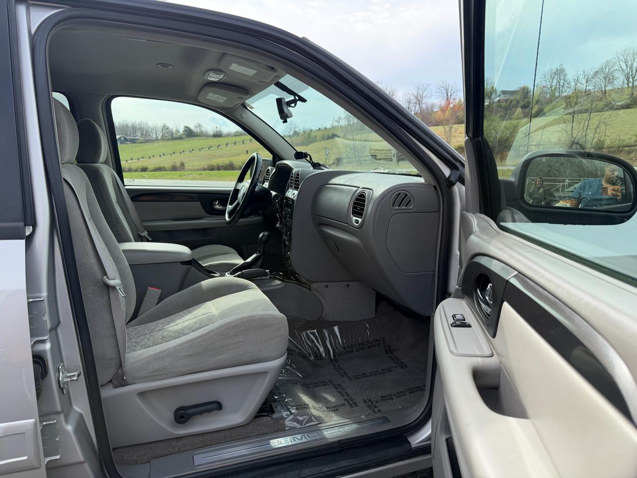 GMC Envoy 4dr 4WD SLE 2005