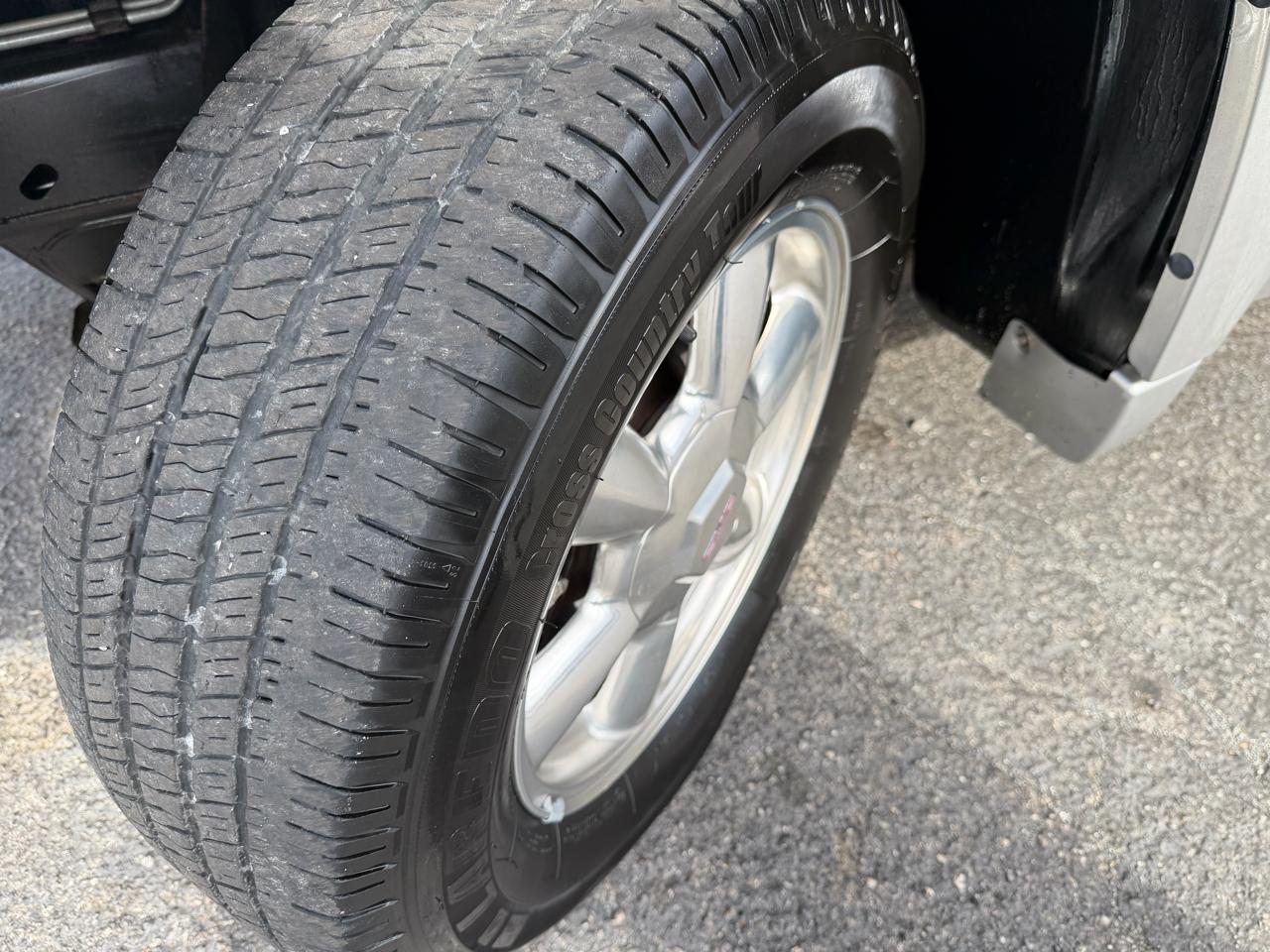 GMC Envoy 4dr 4WD SLE 2005